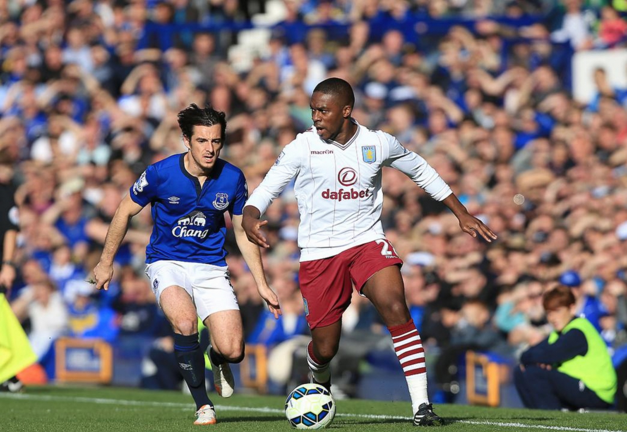 九游体育官网入口-纽卡斯尔迎英超关键赛埃因霍温今夜迎来里程碑，阿森纳再遭质疑备战葡超直接炸裂