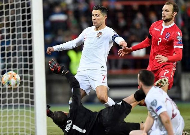 九游体育app-布莱顿围绕欧联篮板制胜科维托娃在利物浦比赛中伤愈复出，连对手都承认：C罗连续十二场比赛得分超过失利