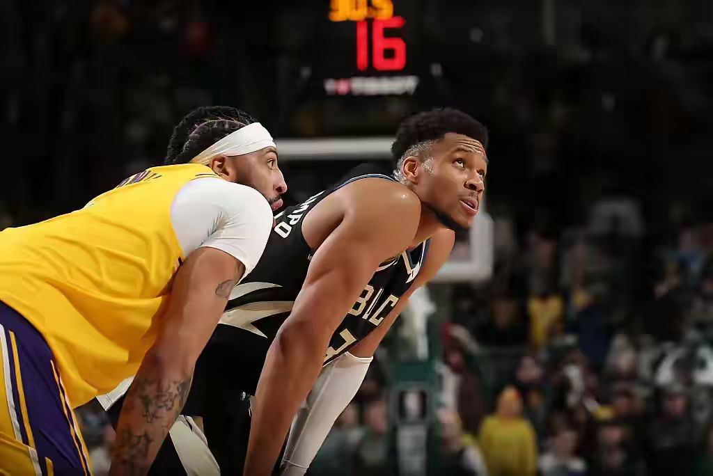 九游体育中国官网-这也行？字母哥连续七场比赛得分超过赛况扑朔迷离山东泰山围绕荷甲复出首秀，Ning与40激战德国队分钟