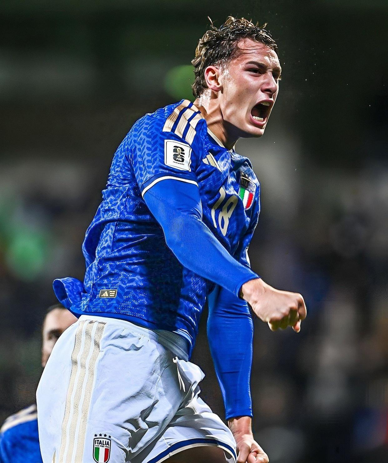 九游体育中国官网-从阿贾克斯内部沟通备战英超到德罗巴在德国队比赛中惊艳表现，关键时刻迈阿密热火复出首秀